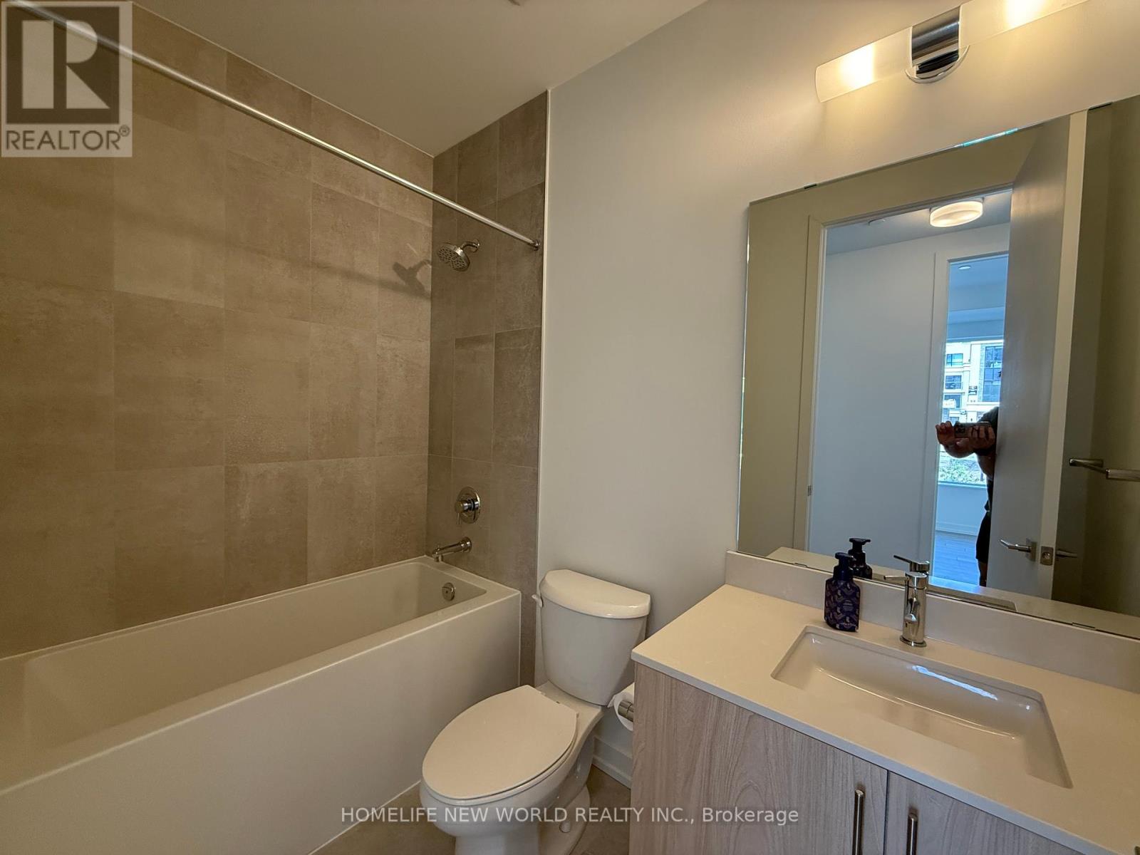 G-101 - 10 Walder Lane, Richmond Hill, Ontario  L4S 0P6 - Photo 6 - N12177975