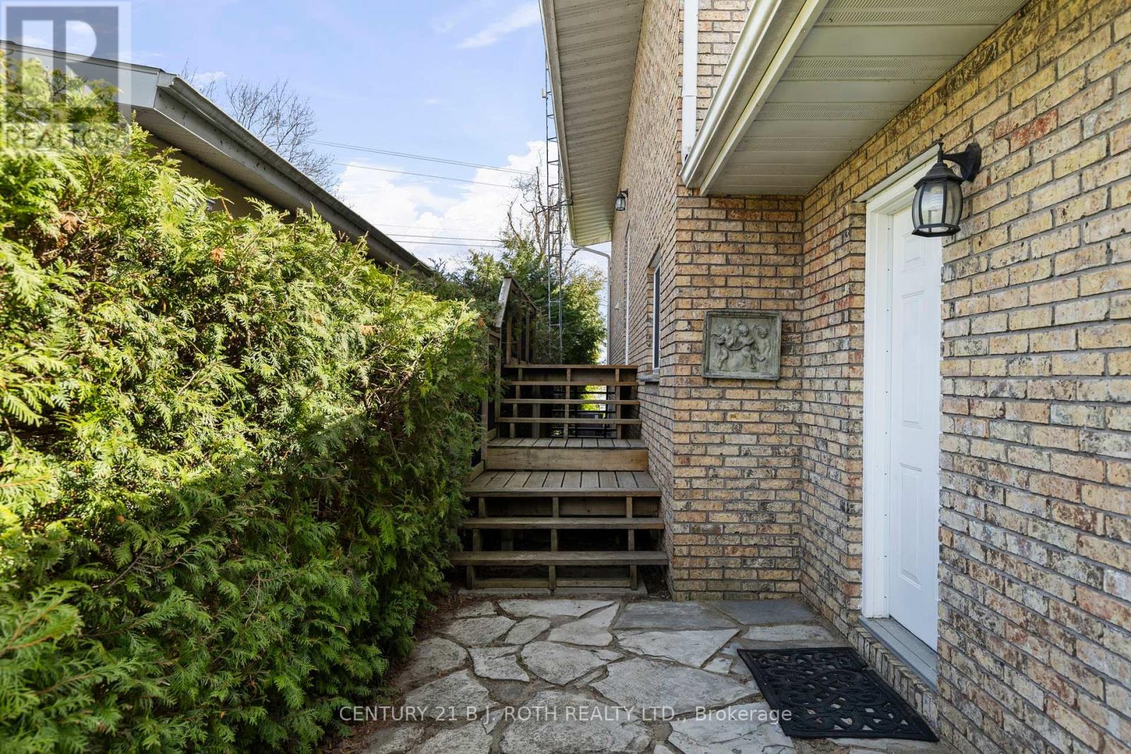 2679 Lakeshore Road E, Oro-Medonte, Ontario  L0L 1T0 - Photo 6 - S12177934