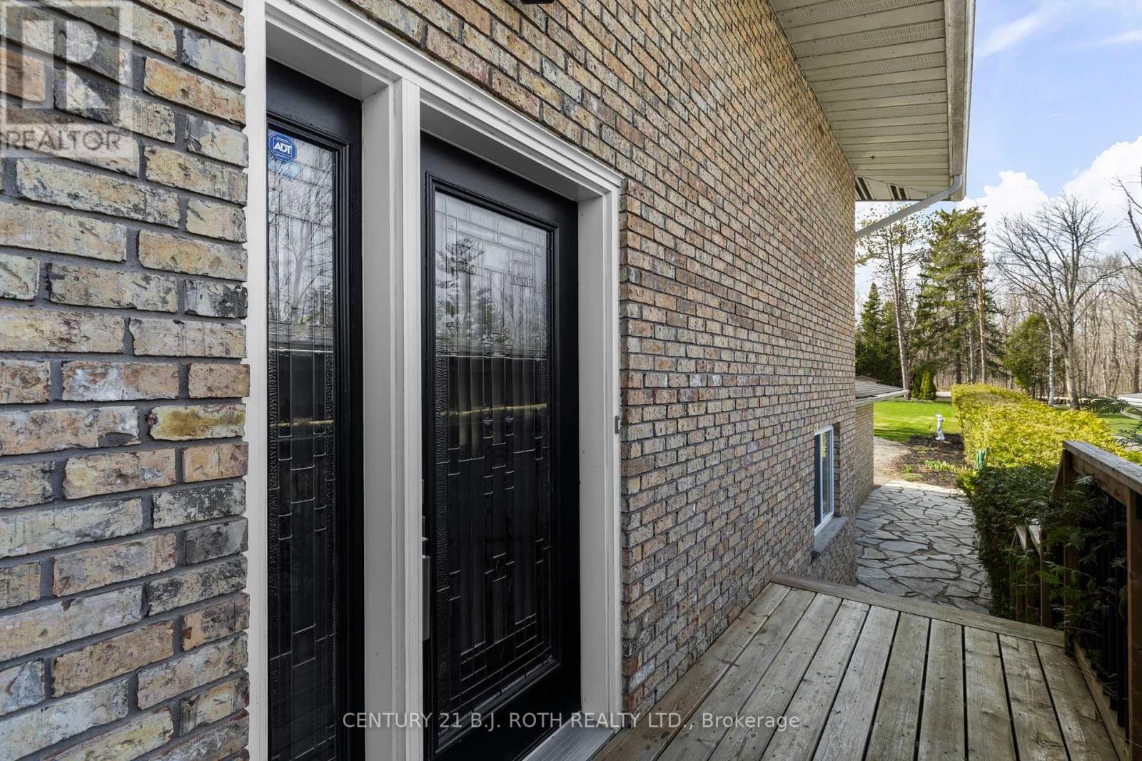 2679 Lakeshore Road E, Oro-Medonte, Ontario  L0L 1T0 - Photo 7 - S12177934