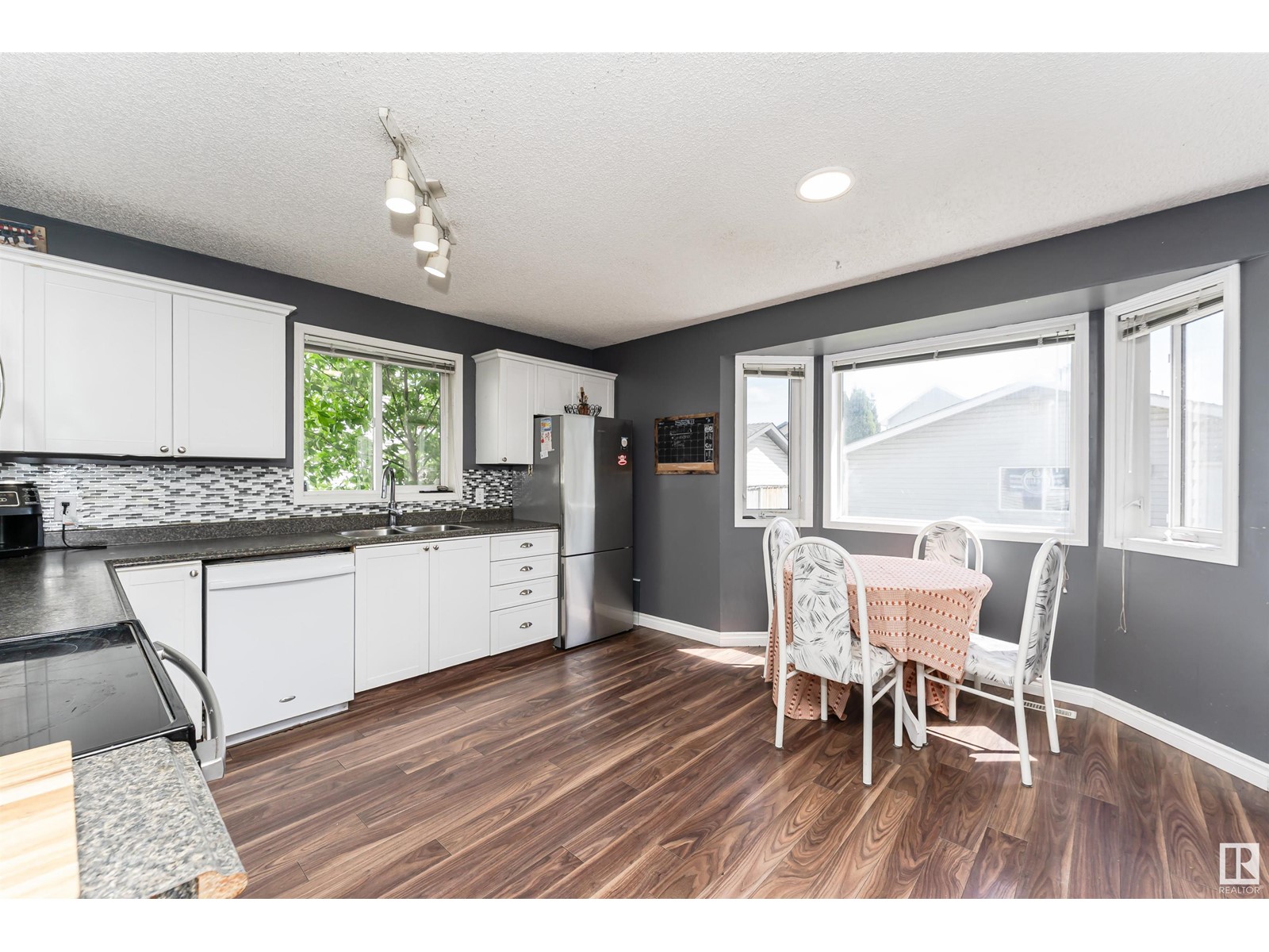 1564 Jarvis Cr Nw, Edmonton, Alberta  T6L 6S3 - Photo 12 - E4438820