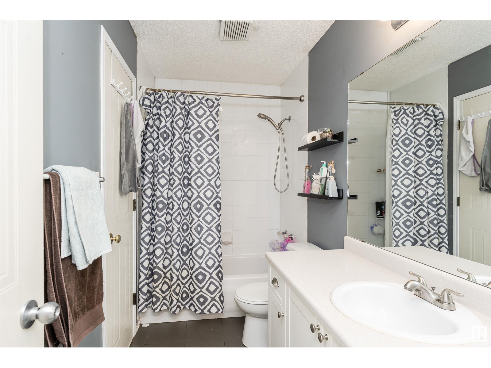 1564 Jarvis Cr Nw, Edmonton, Alberta  T6L 6S3 - Photo 23 - E4438820