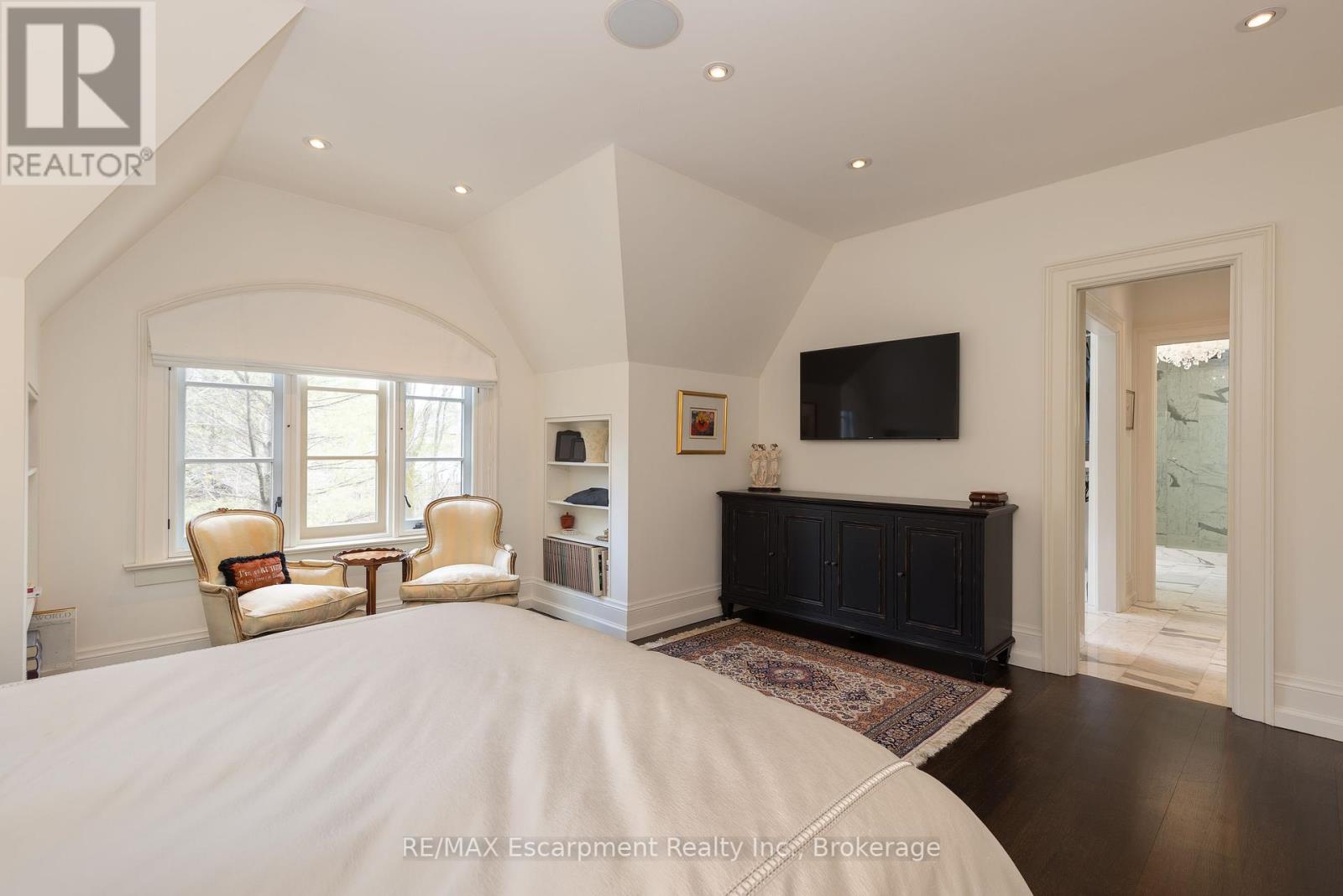 399 Randall Street, Oakville, Ontario  L6J 1R6 - Photo 18 - W12093546