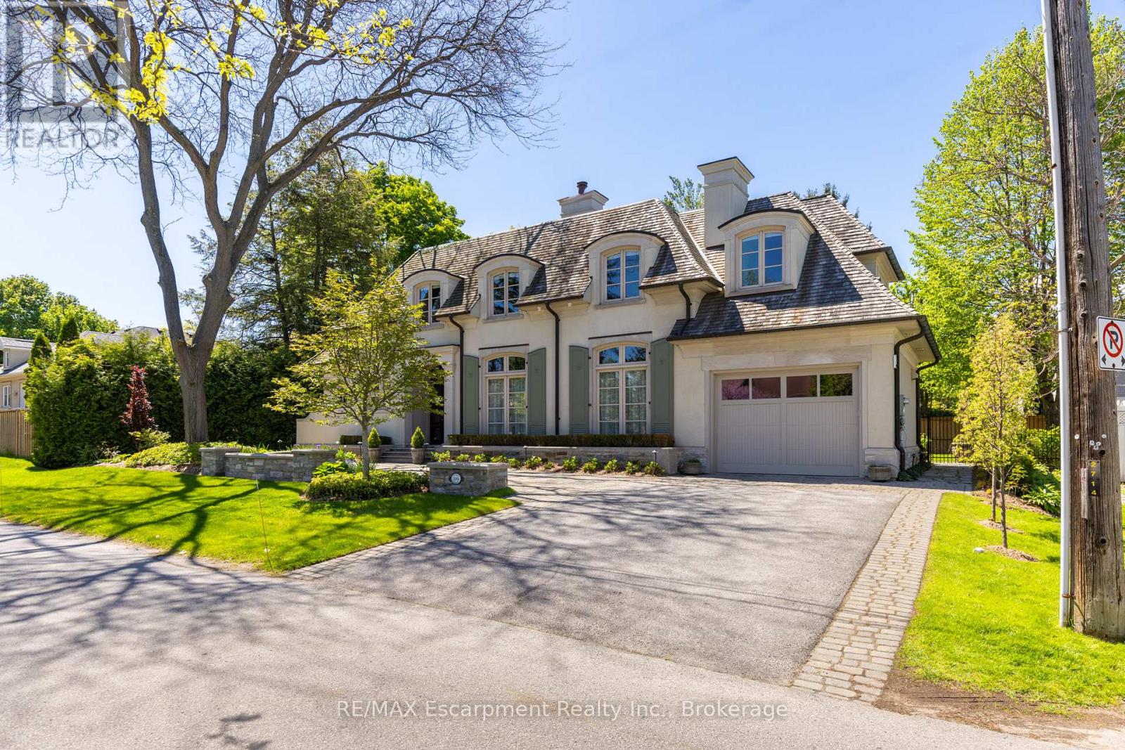 399 Randall Street, Oakville, Ontario  L6J 1R6 - Photo 2 - W12093546