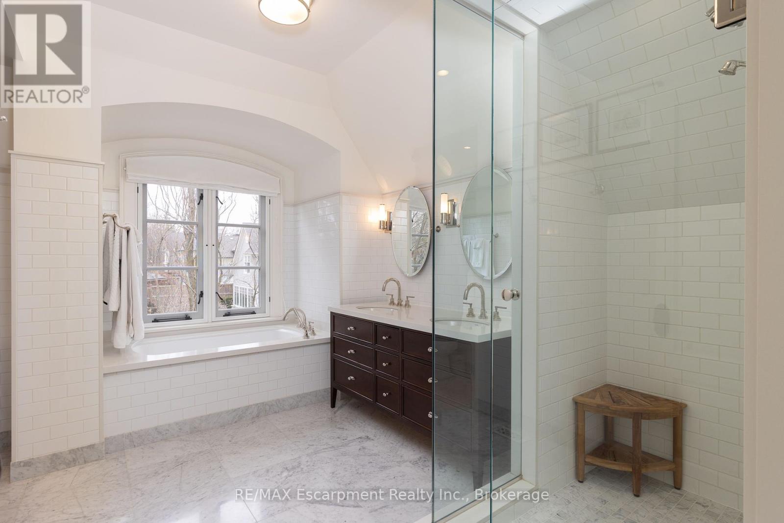 399 Randall Street, Oakville, Ontario  L6J 1R6 - Photo 26 - W12093546
