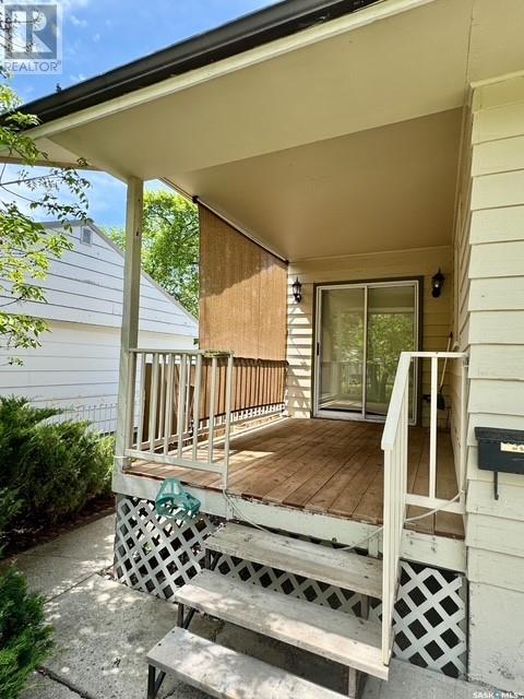 Property at 840 5th AVENUE NE image 2