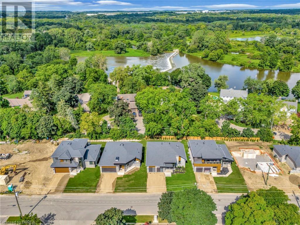 Property at 161 PARKSIDE Drive image 4
