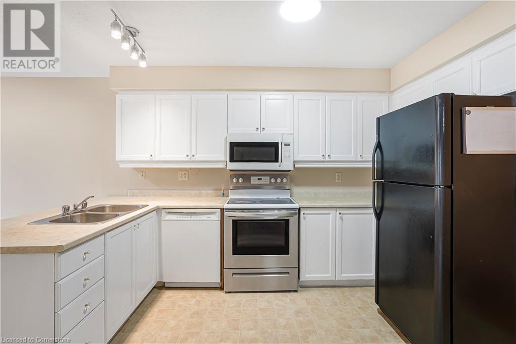 74 Blue Lace Crescent, Kitchener, Ontario  N2E 3X1 - Photo 7 - 40733389