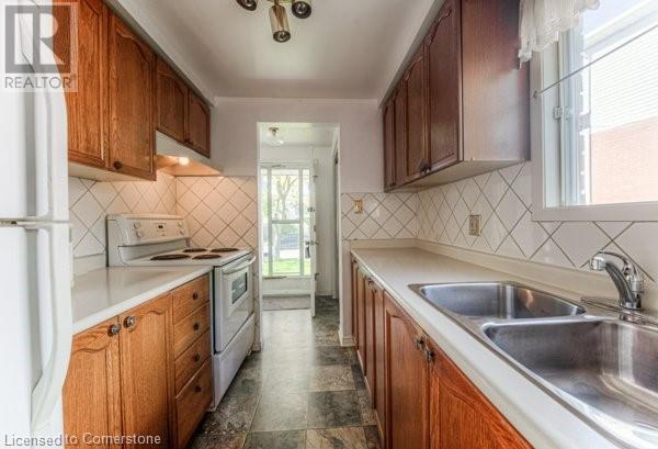 Property at 10 CATALINA Court image 4