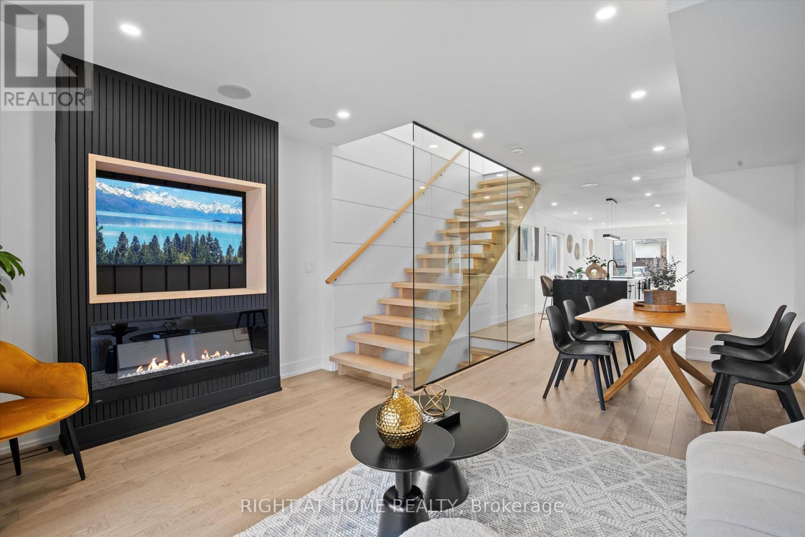 65 Aileen Avenue, Toronto, Ontario  M6M 1E7 - Photo 10 - W12177927