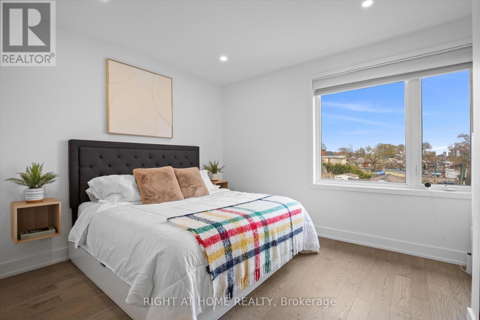 65 Aileen Avenue, Toronto (Keelesdale-Eglinton West), Ontario  M6M 1E7 - Photo 6 - W12177927