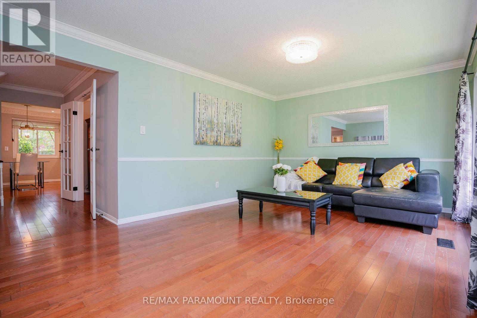 44 Cairnmore Court, Brampton, Ontario  L6Z 1T6 - Photo 5 - W12177977
