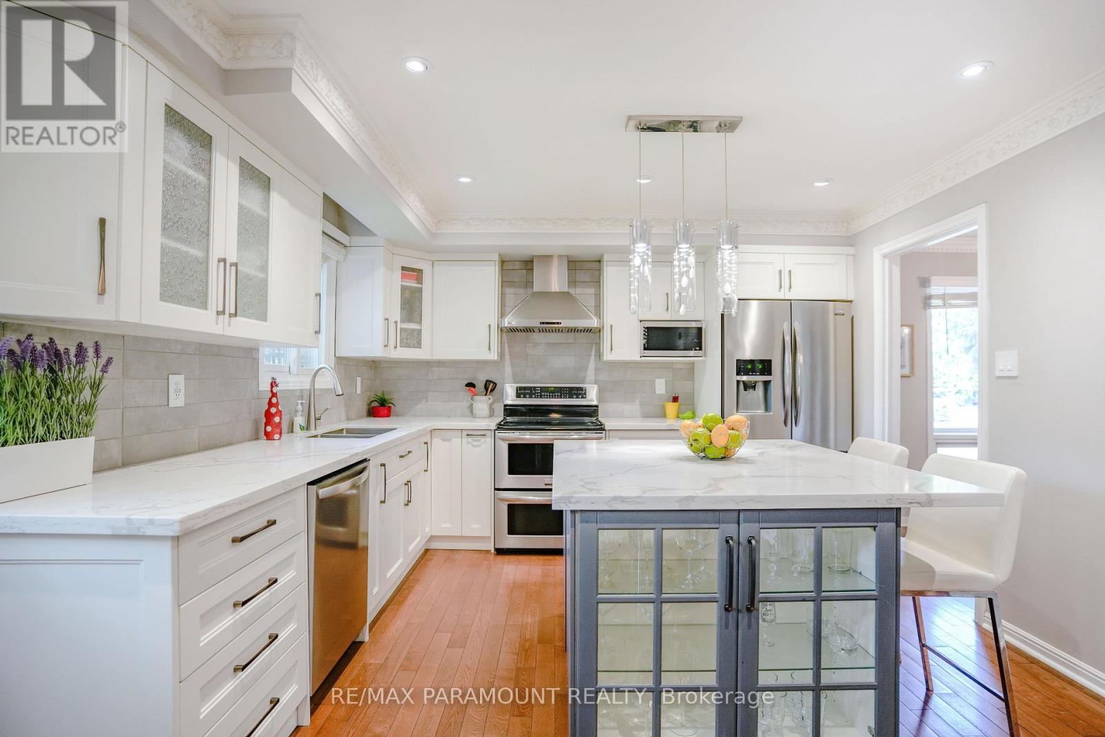 44 Cairnmore Court, Brampton, Ontario  L6Z 1T6 - Photo 8 - W12177977