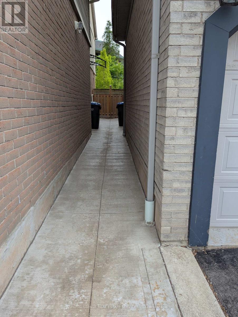 Bsmt - 6053 Leeside Crescent, Mississauga, Ontario  L5M 5K6 - Photo 13 - W12177984