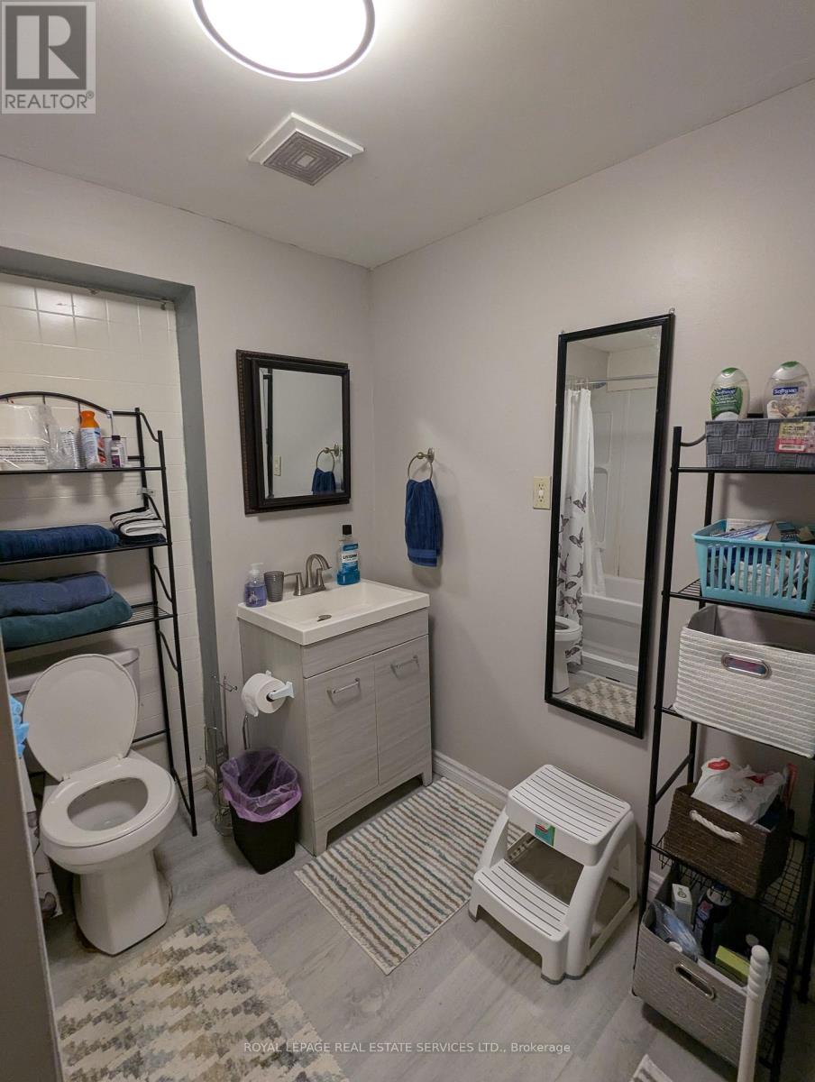 Bsmt - 6053 Leeside Crescent, Mississauga, Ontario  L5M 5K6 - Photo 8 - W12177984