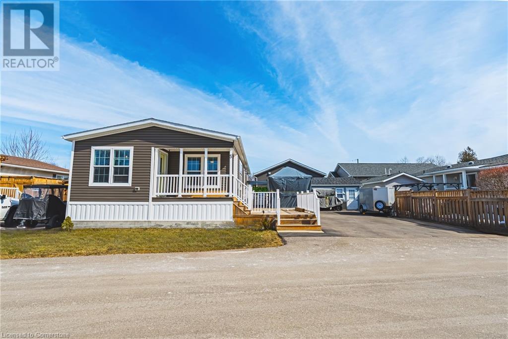 Property at 5 SUMAC Street image 4