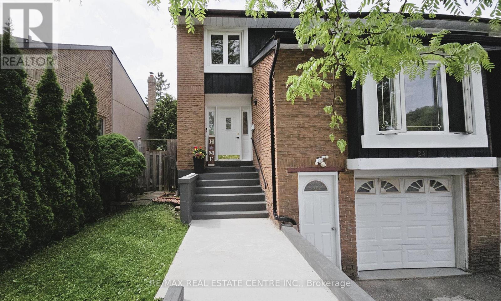 24 SALISBURY CIRCLE, brampton (brampton north), Ontario