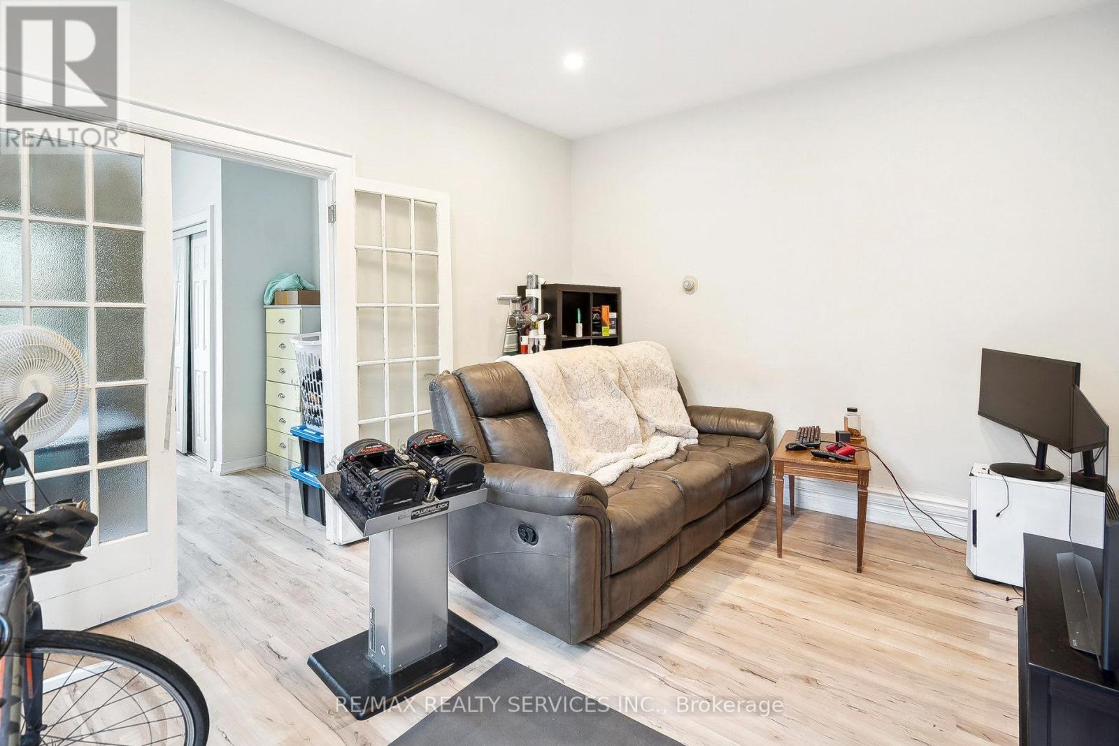 5042 Ontario Avenue, Niagara Falls, Ontario  L2E 3R9 - Photo 19 - X12177903