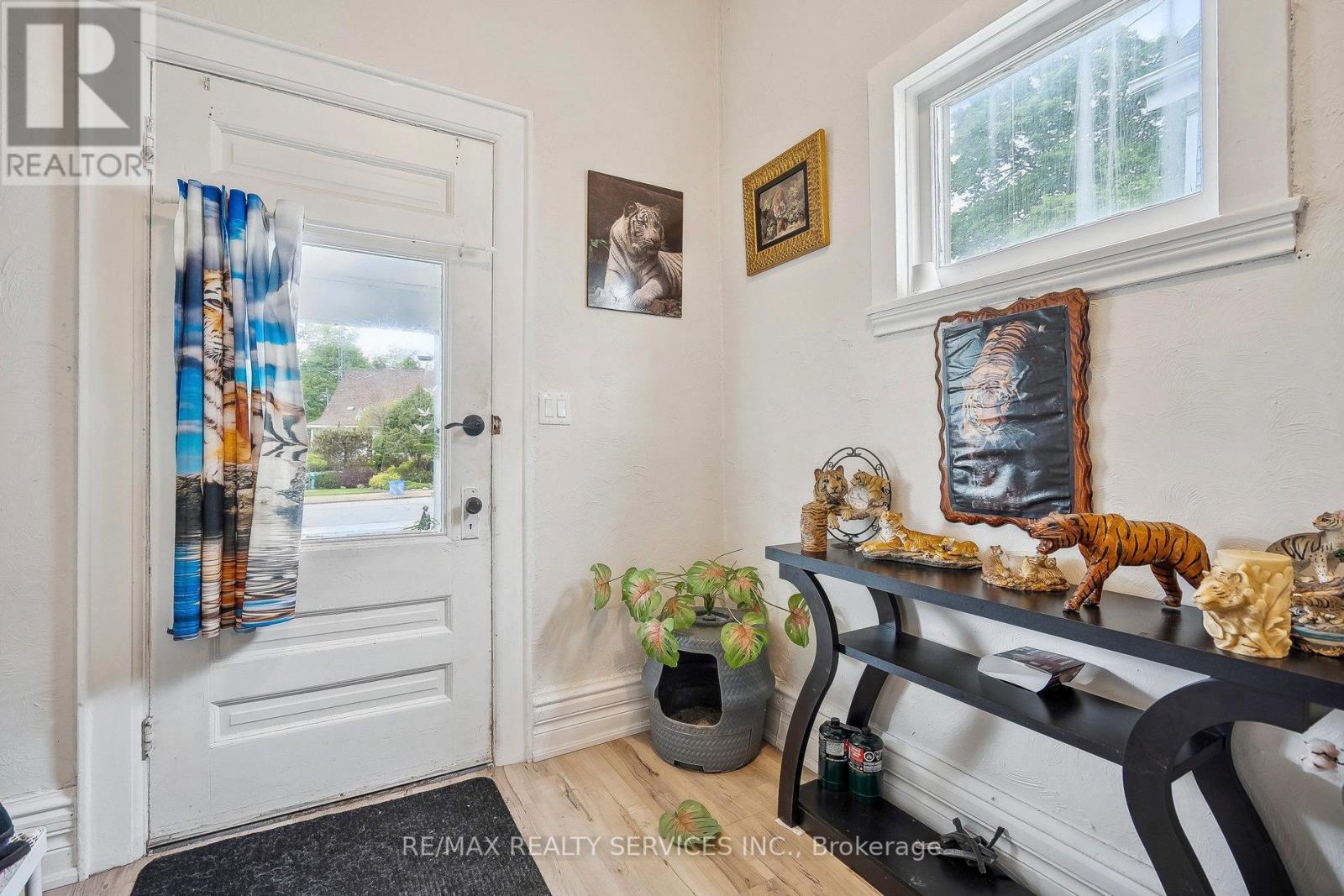 5042 Ontario Avenue, Niagara Falls, Ontario  L2E 3R9 - Photo 3 - X12177903