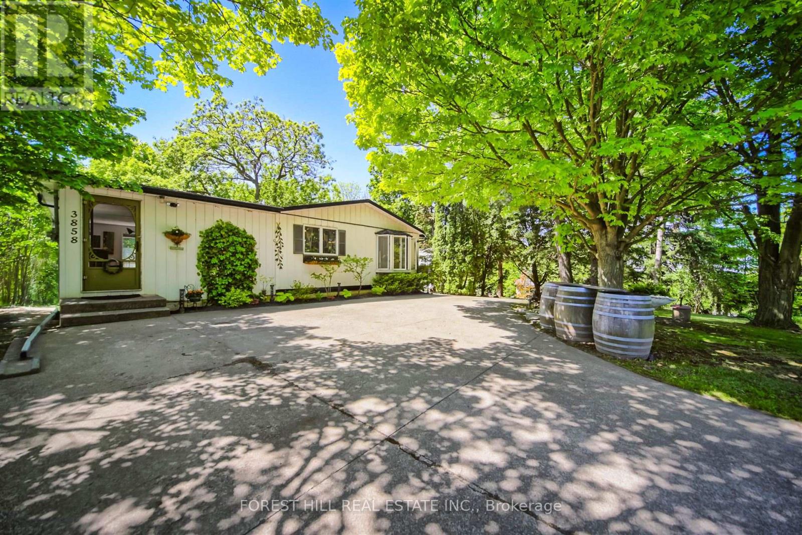 3858 Aberdeen Road, Lincoln, Ontario  L3J 0N7 - Photo 1 - X12177936