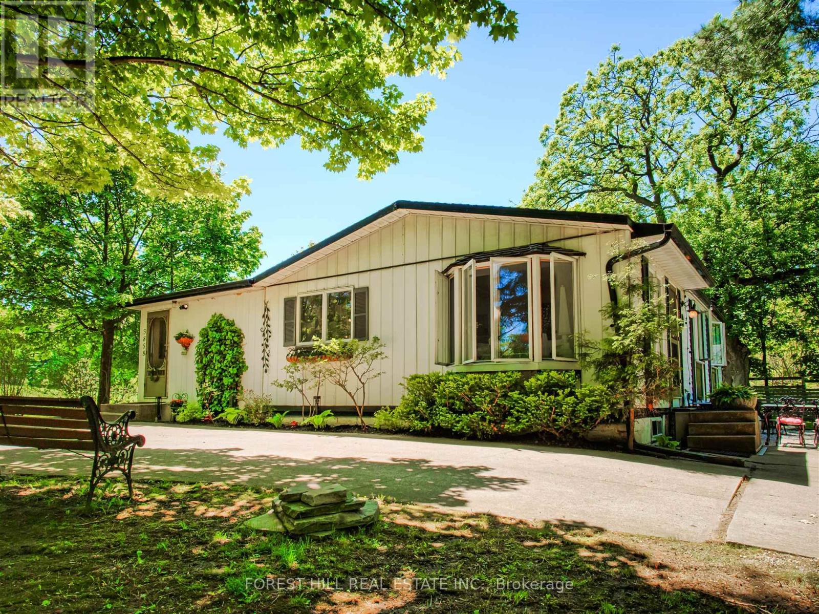 3858 Aberdeen Road, Lincoln, Ontario  L3J 0N7 - Photo 3 - X12177936