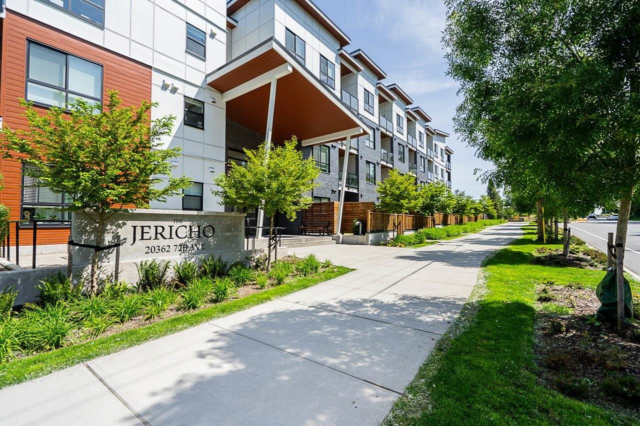 215 20362 72B AVENUE, langley, British Columbia