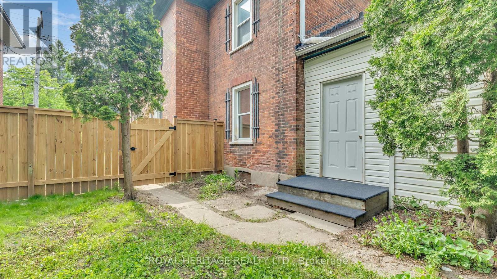 88 Aylmer Street N, Peterborough Central (South), Ontario  K9J 3J5 - Photo 26 - X12178012