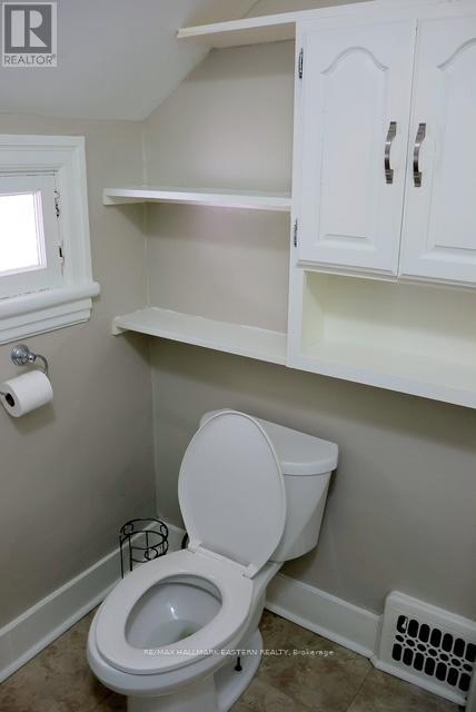 310 Edinburgh Street, Peterborough Central, Ontario K9H 3E8 - Photo 10 - X12178022