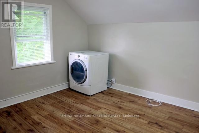 310 Edinburgh Street, Peterborough Central, Ontario K9H 3E8 - Photo 8 - X12178022