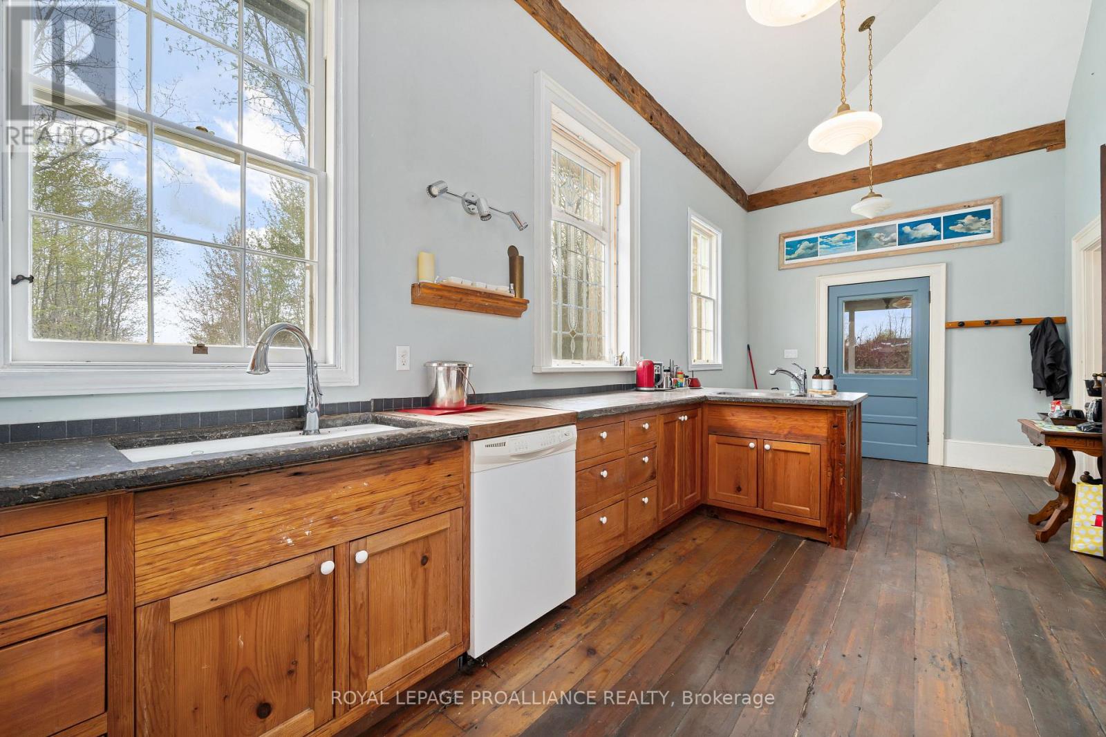 1479 Lakeside Drive, Prince Edward County, Ontario  K0K 2T0 - Photo 11 - X12178049