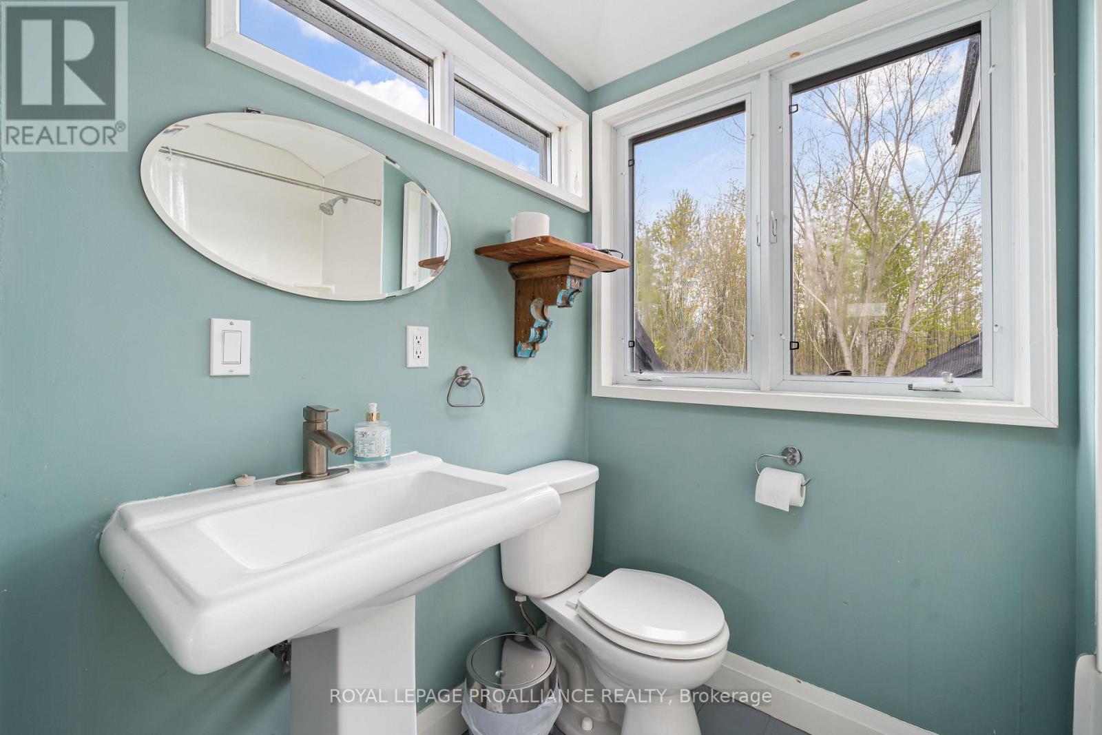 1479 Lakeside Drive, Prince Edward County, Ontario  K0K 2T0 - Photo 24 - X12178049