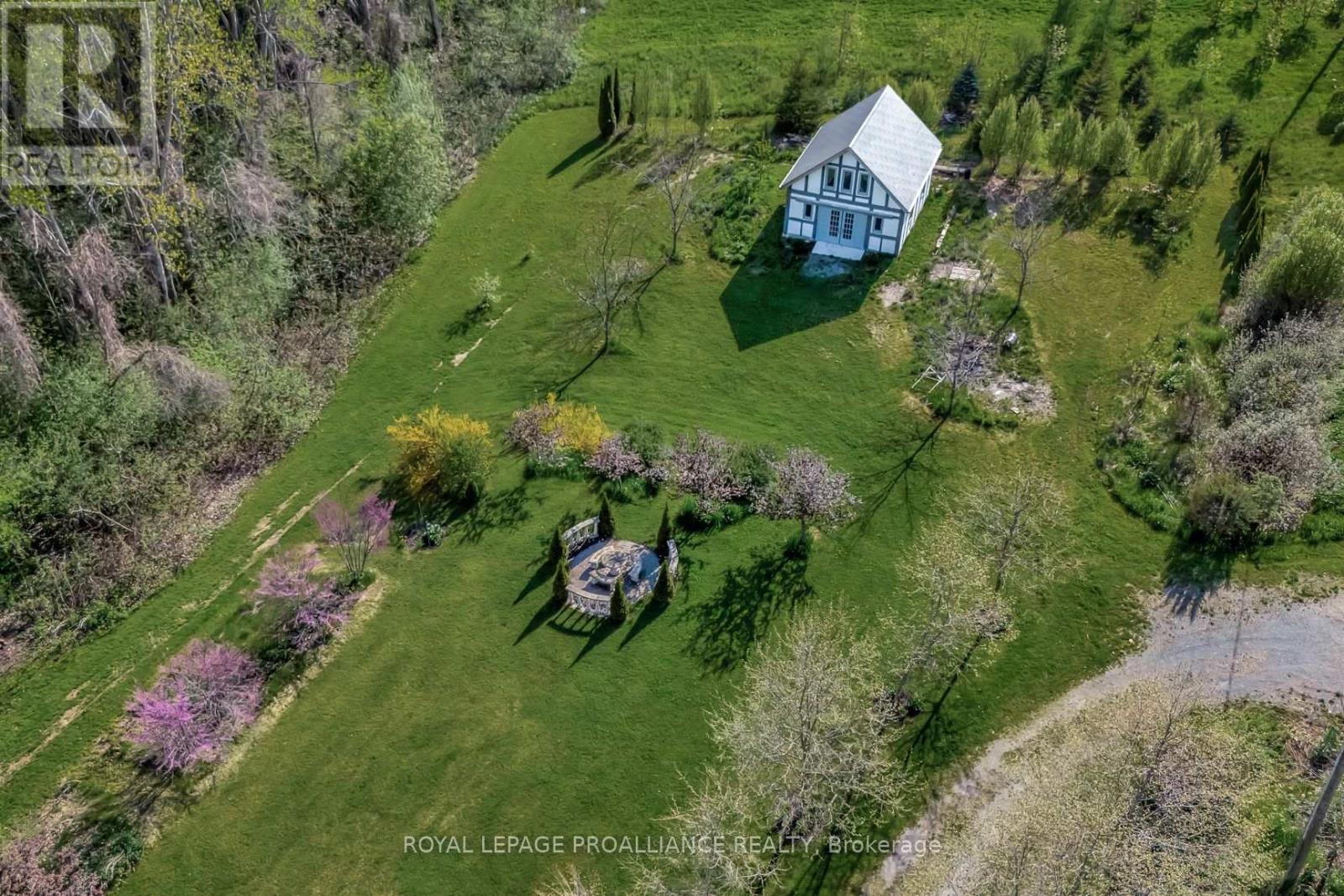 1479 Lakeside Drive, Prince Edward County, Ontario  K0K 2T0 - Photo 4 - X12178049