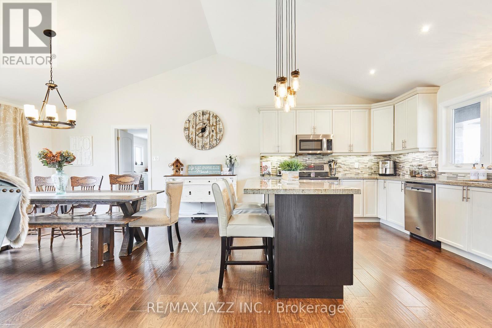 137 Sharpe Line, Cavan Monaghan, Ontario  L0A 1C0 - Photo 14 - X12178111