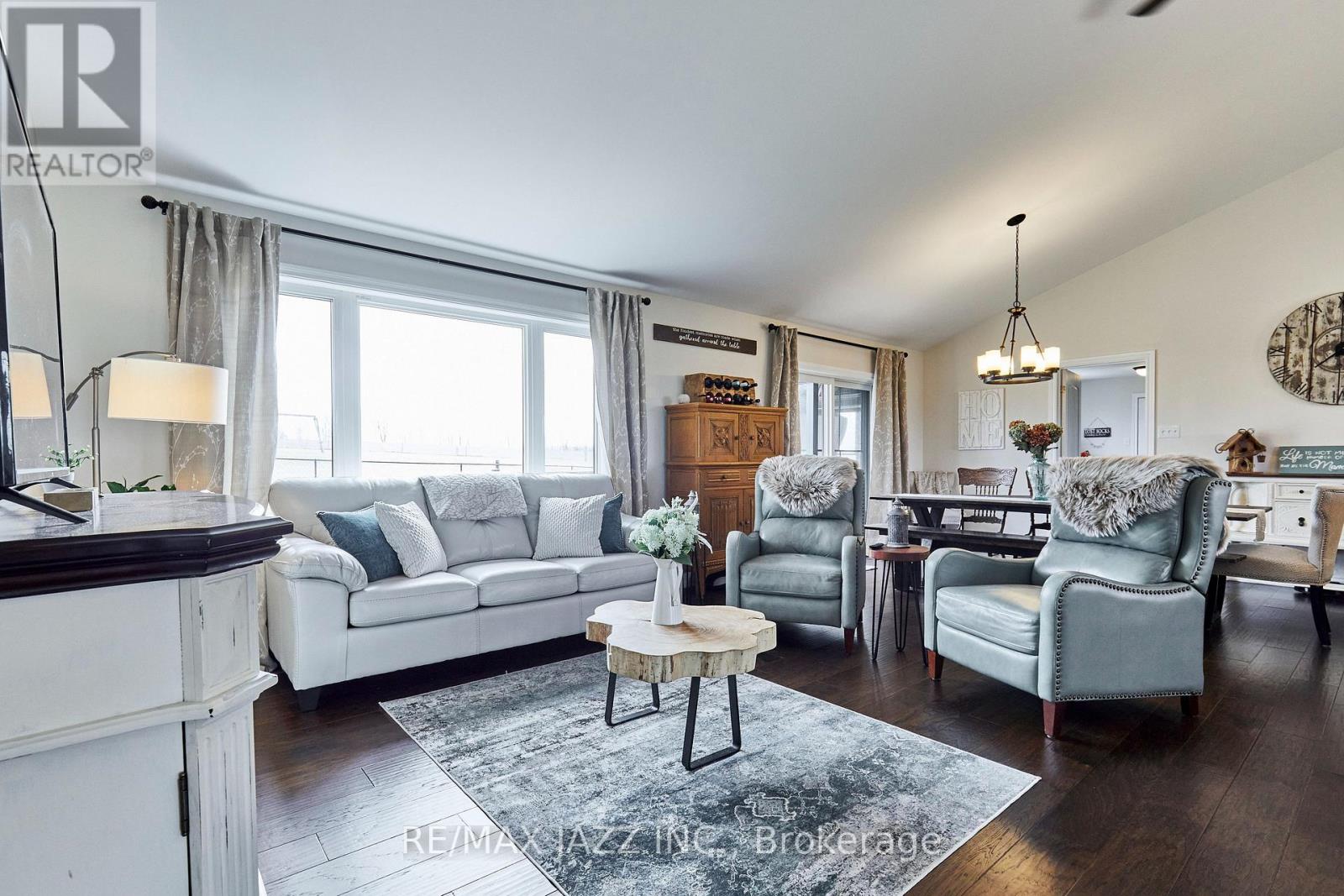 137 Sharpe Line, Cavan Monaghan, Ontario  L0A 1C0 - Photo 9 - X12178111