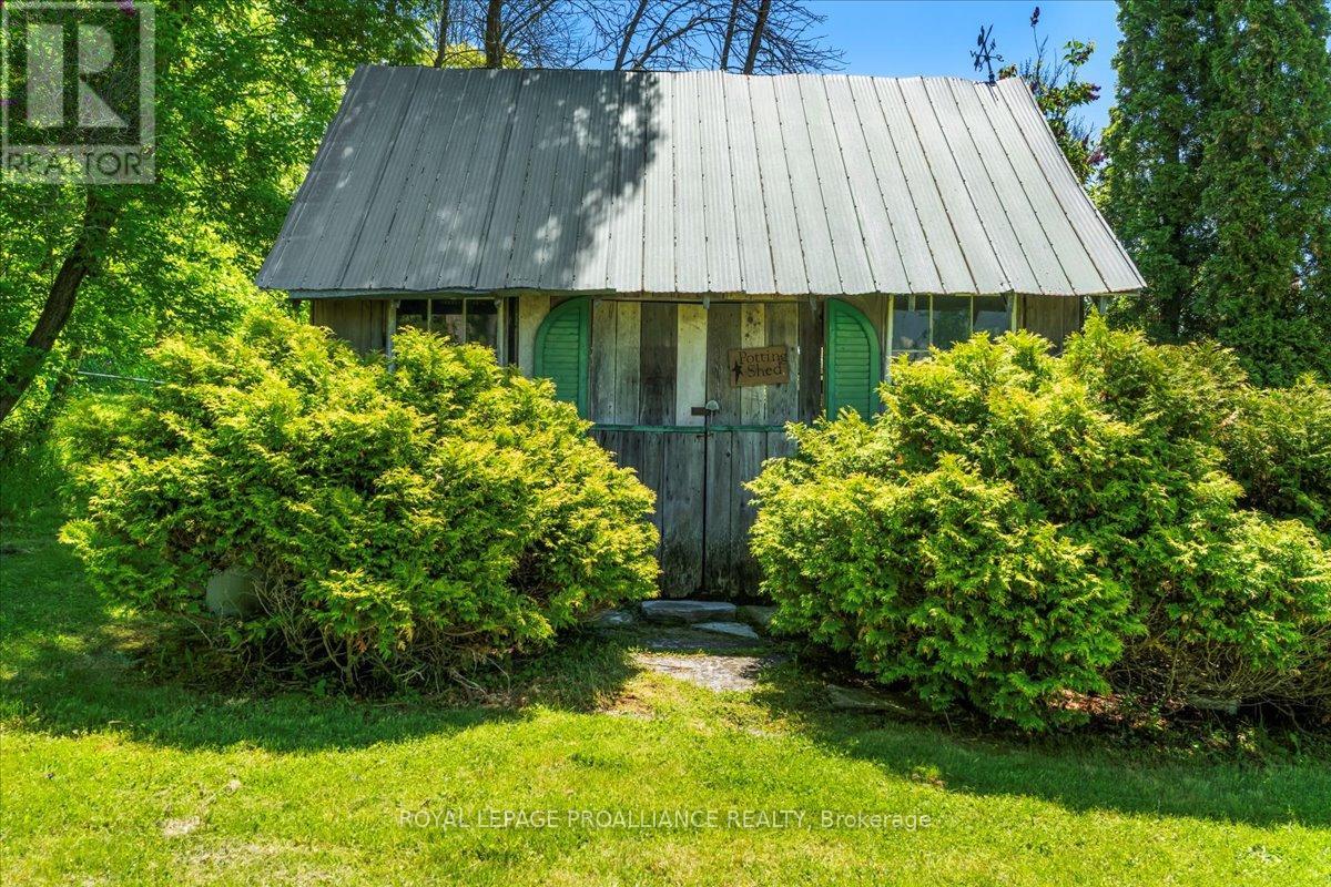 583 Moira Street, Tweed, Ontario K0K 3J0 - Photo 38 - X12178154