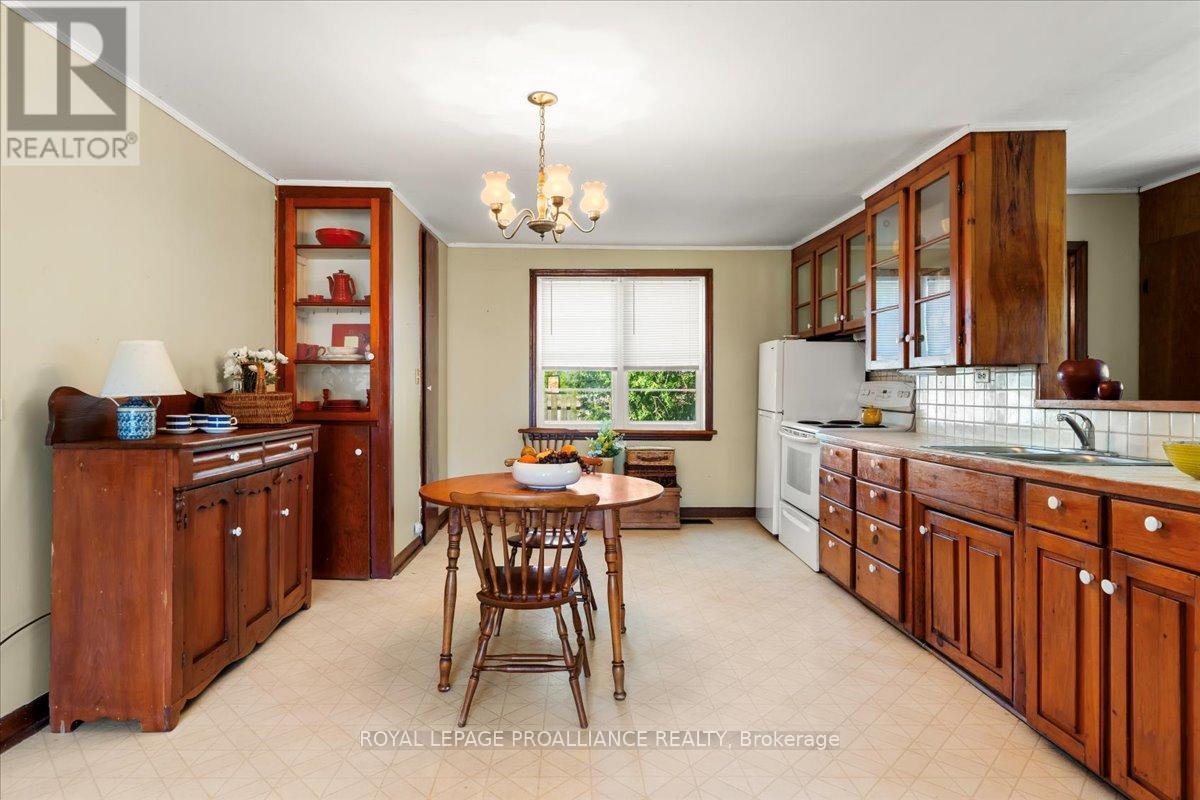 583 Moira Street, Tweed, Ontario K0K 3J0 - Photo 9 - X12178154