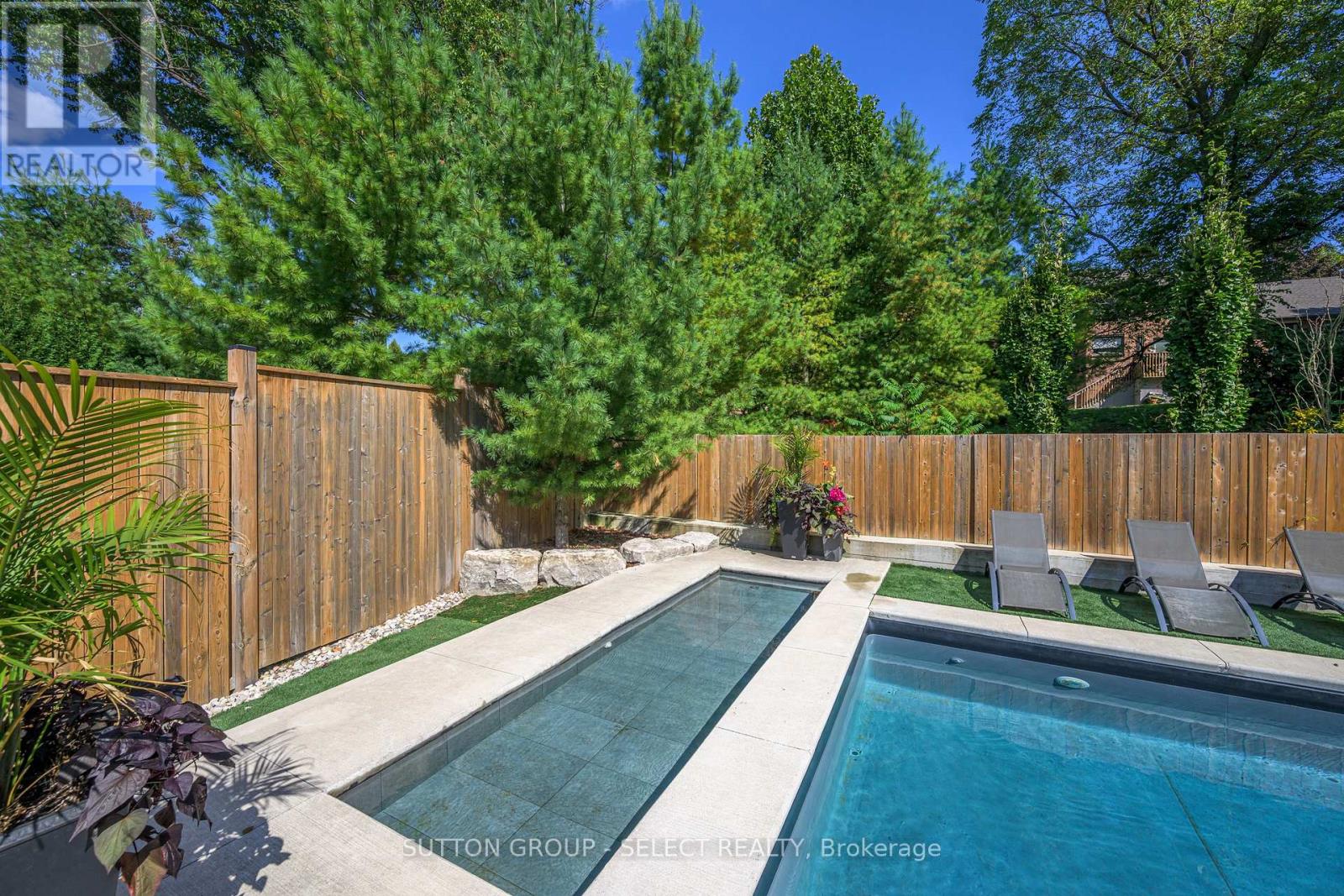 2 - 567 Rosecliffe Terrace, London South, Ontario  N6K 0E2 - Photo 37 - X12178071