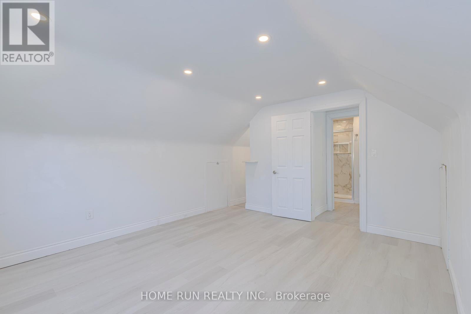 92 Meadowlands Drive, Ottawa, Ontario  K2G 2R8 - Photo 31 - X12178048