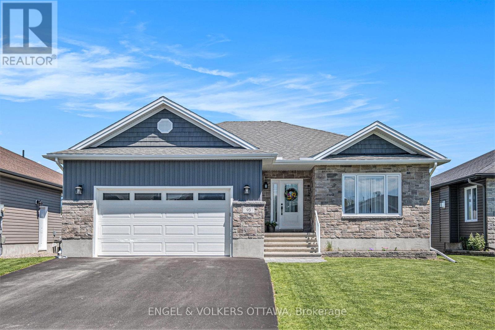 93 Otteridge Avenue, Renfrew, Ontario  K7V 0A1 - Photo 1 - X12178105