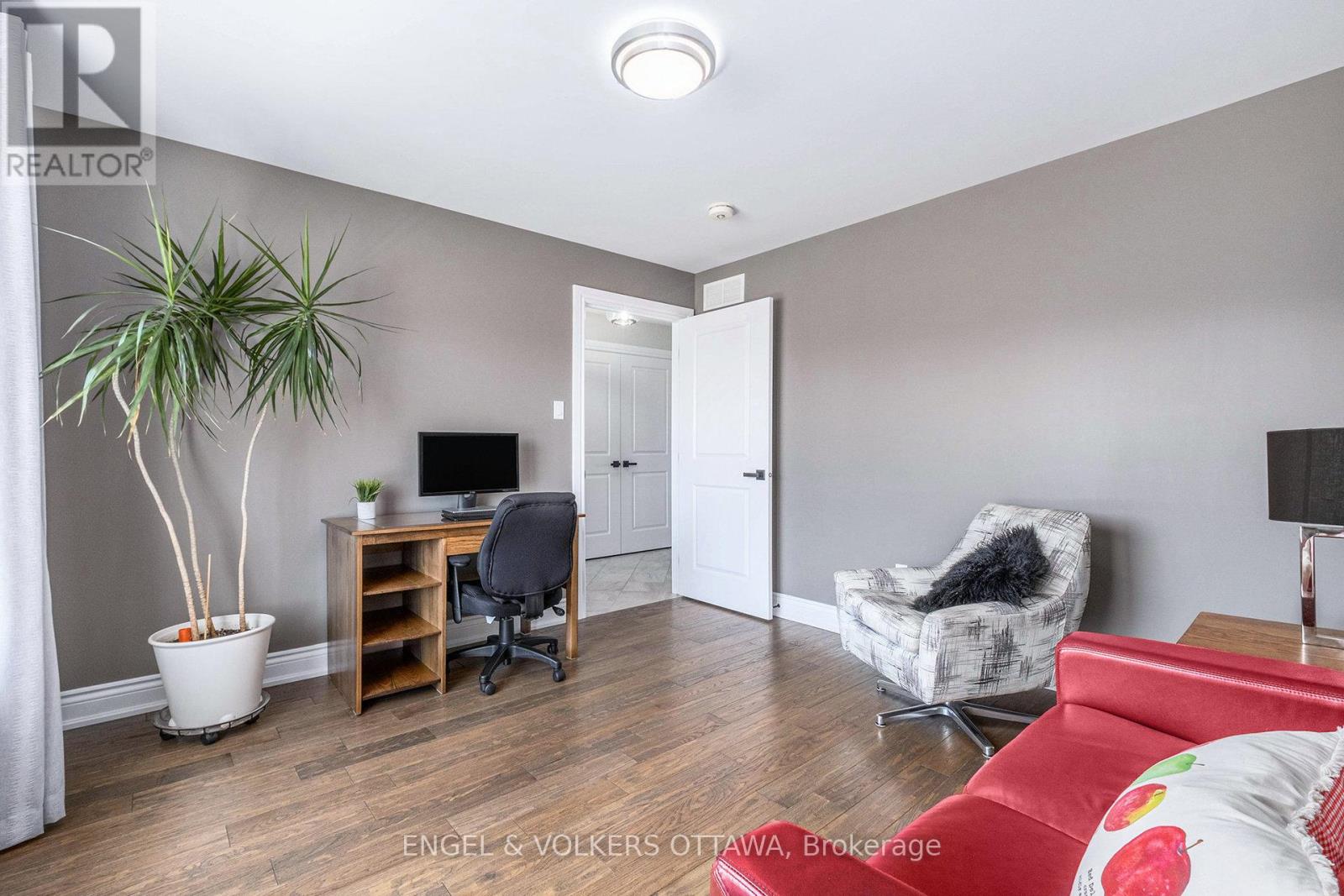 93 Otteridge Avenue, Renfrew, Ontario  K7V 0A1 - Photo 8 - X12178105
