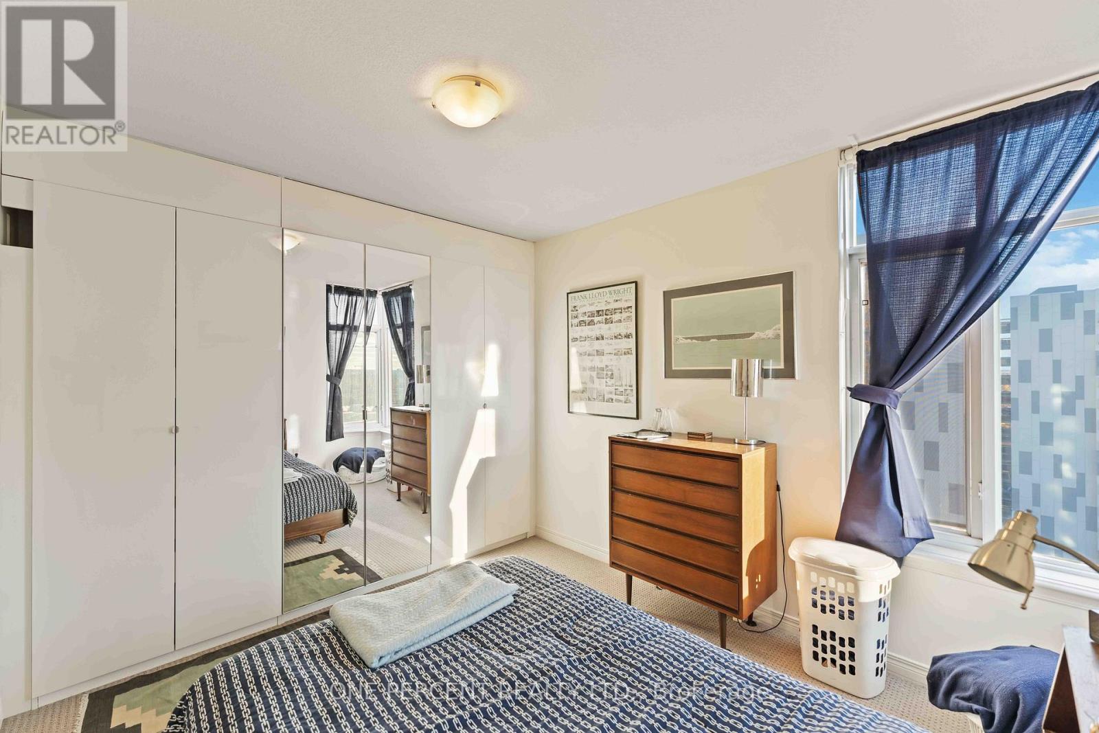 1802 - 570 Laurier Avenue, Ottawa, Ontario  K1R 1C8 - Photo 10 - X12178118