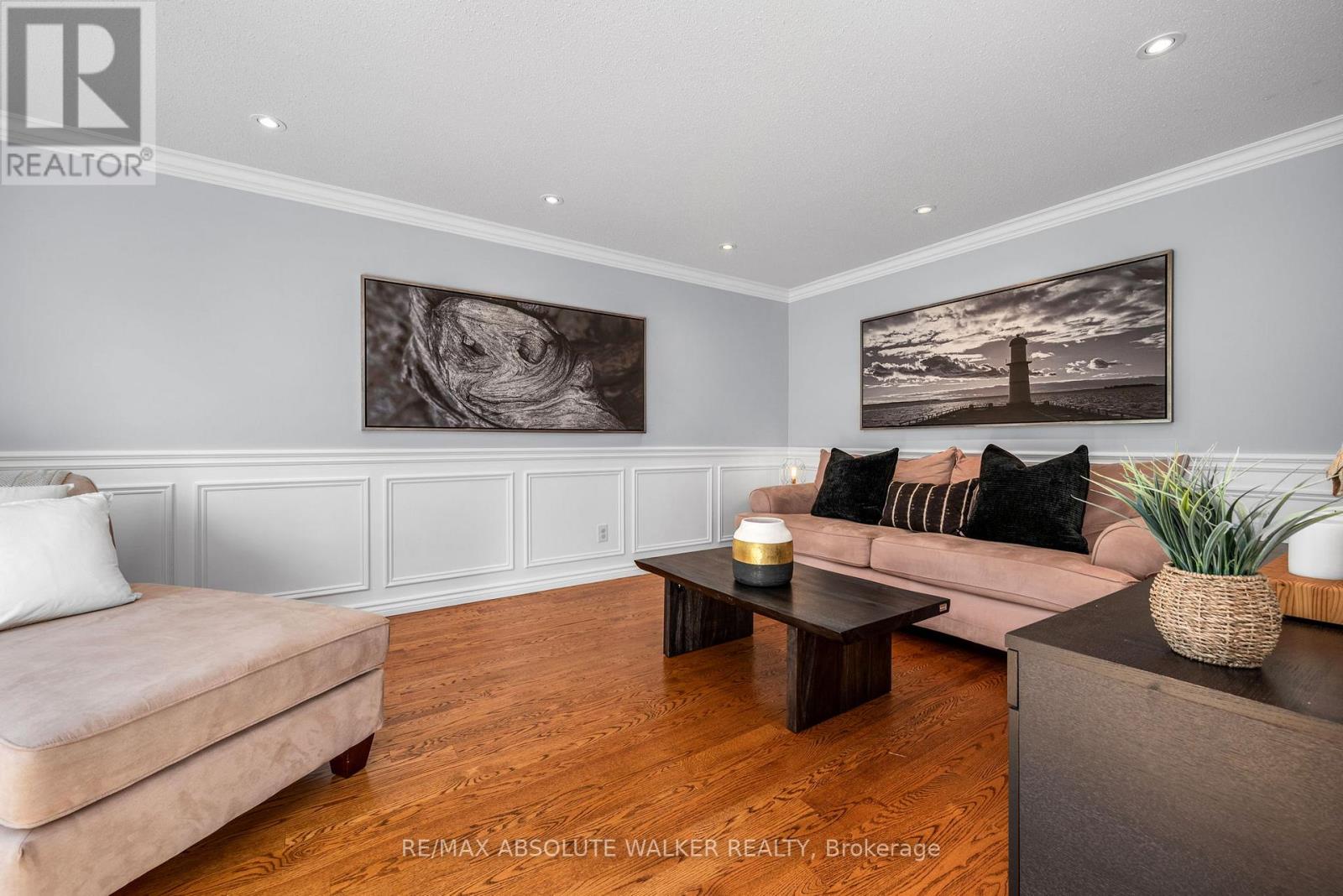 1415 Forest Valley Drive, Ottawa, Ontario  K1C 5M8 - Photo 3 - X12178144