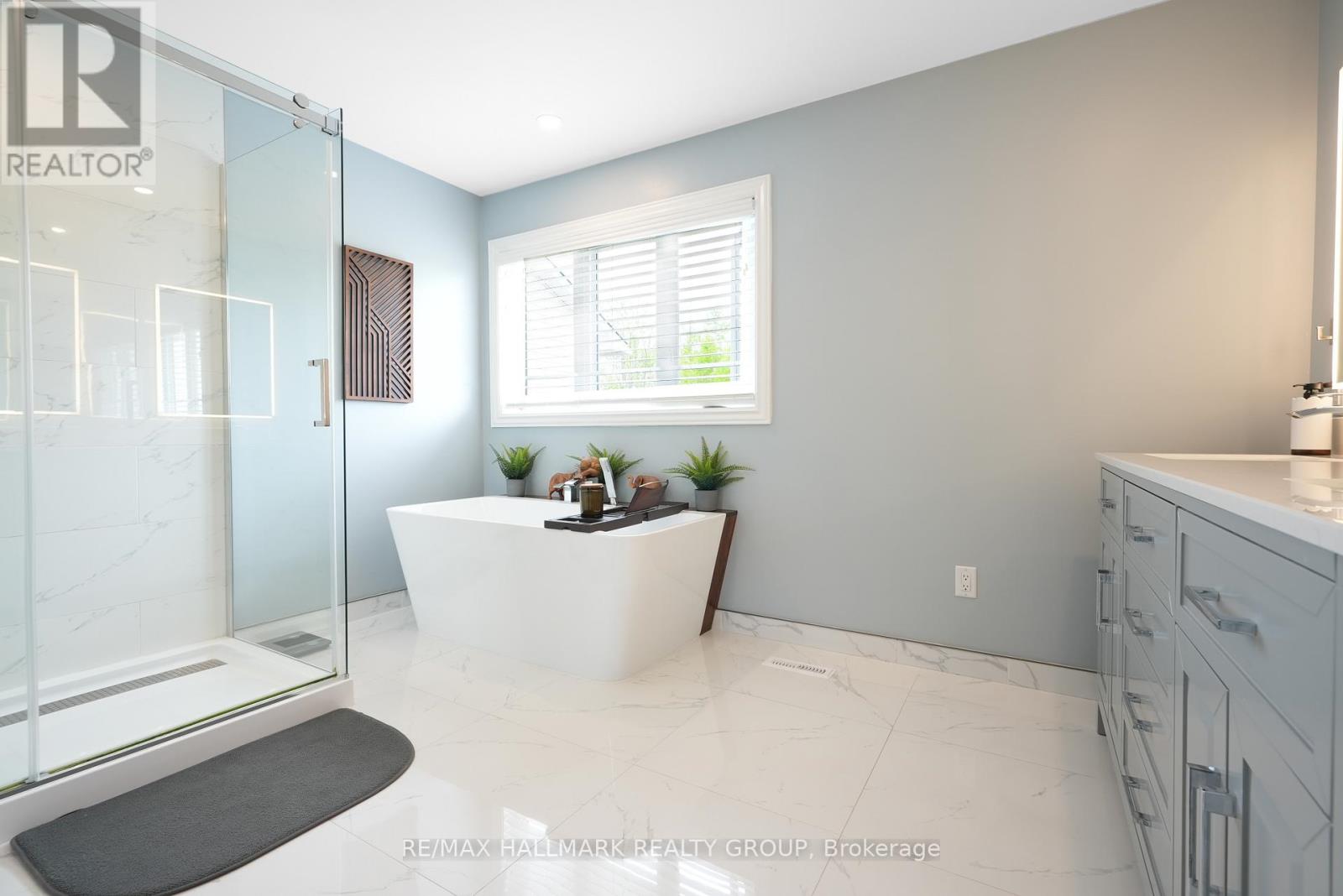 6581 Morningview Street, Ottawa, Ontario  K1C 7H1 - Photo 22 - X12178145