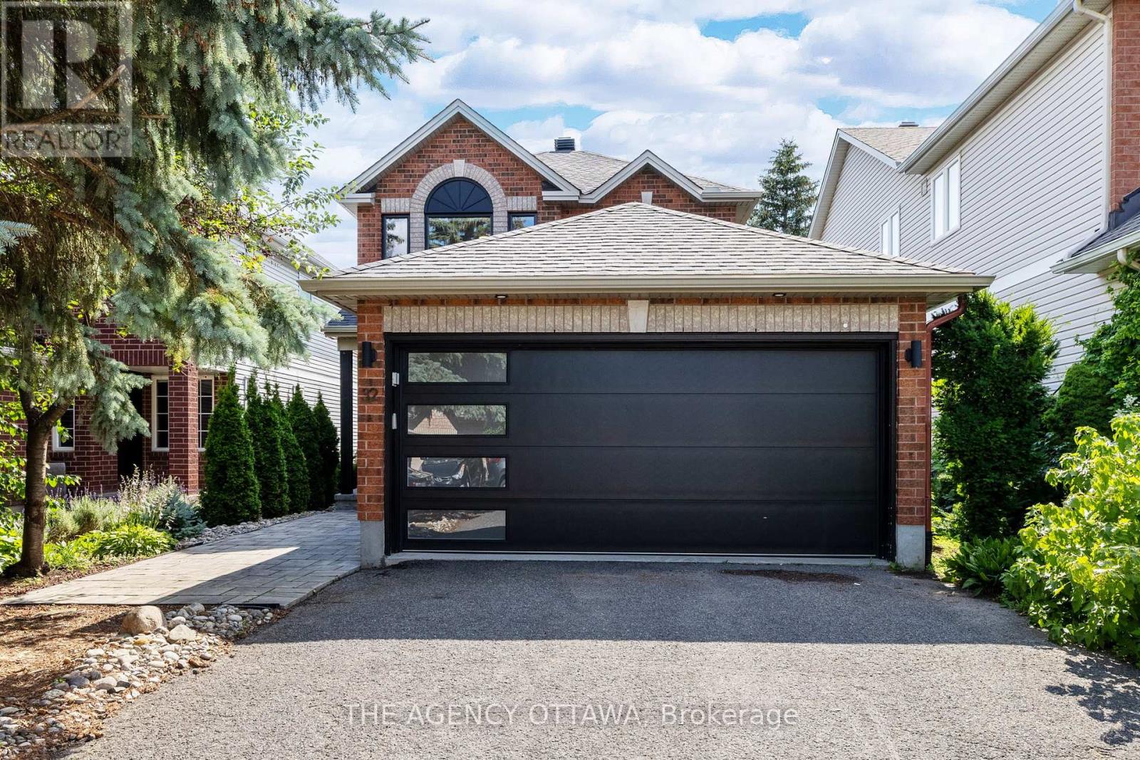 32 WHITESTONE DRIVE, Ottawa, Ontario
