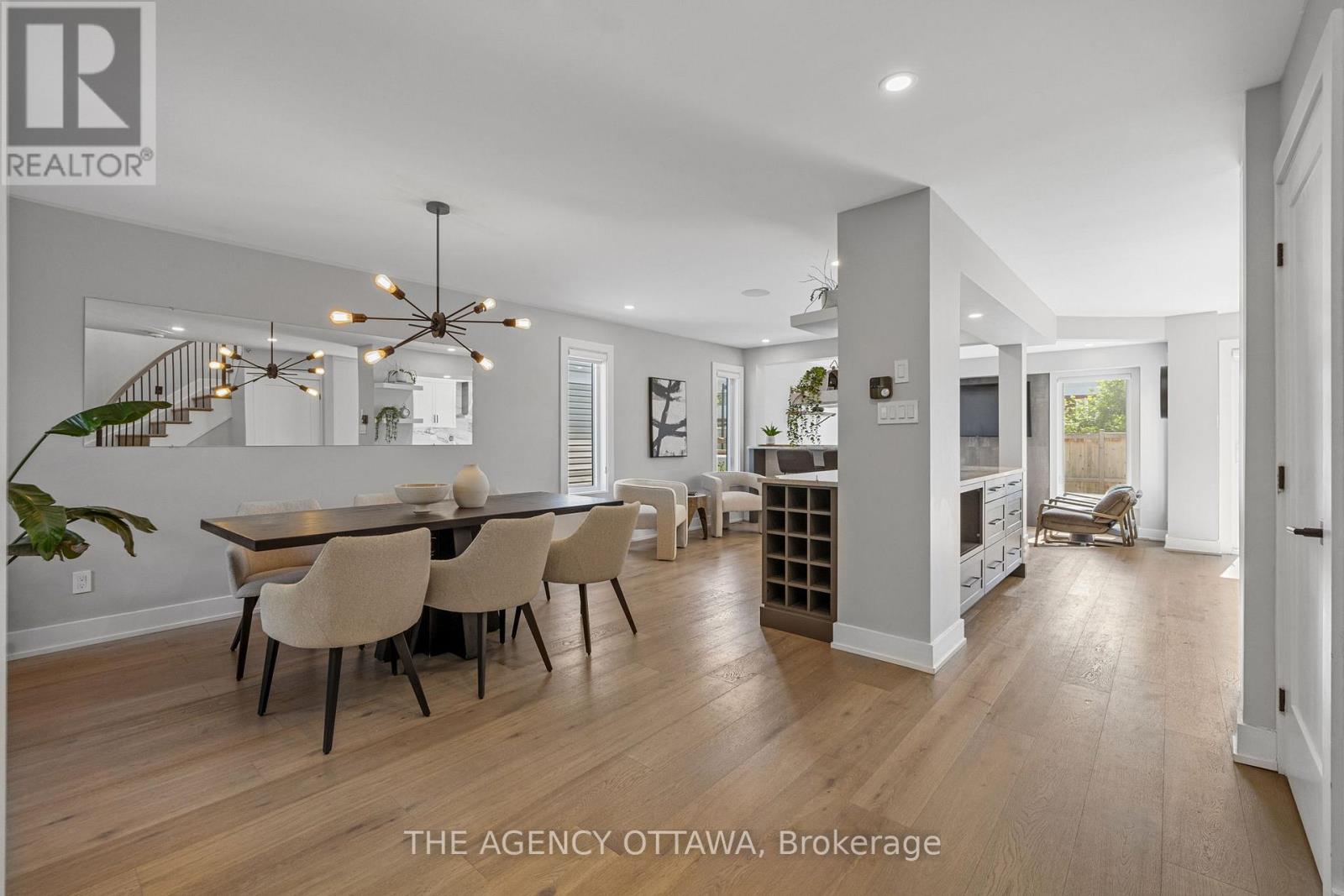 32 Whitestone Drive, Ottawa, Ontario  K2C 4A9 - Photo 8 - X12178155