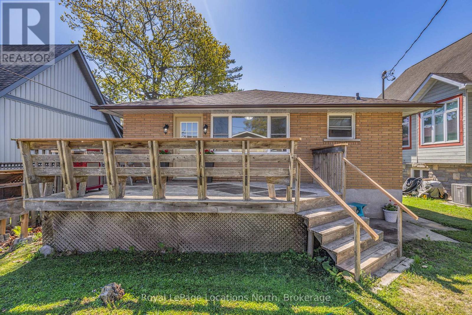 971 Mosley Street, Wasaga Beach, Ontario  L9Z 2G9 - Photo 3 - S12178042