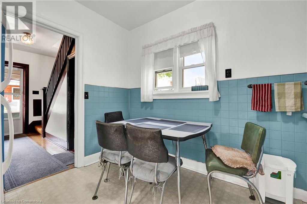 Property at 7 STAHL Avenue image 4