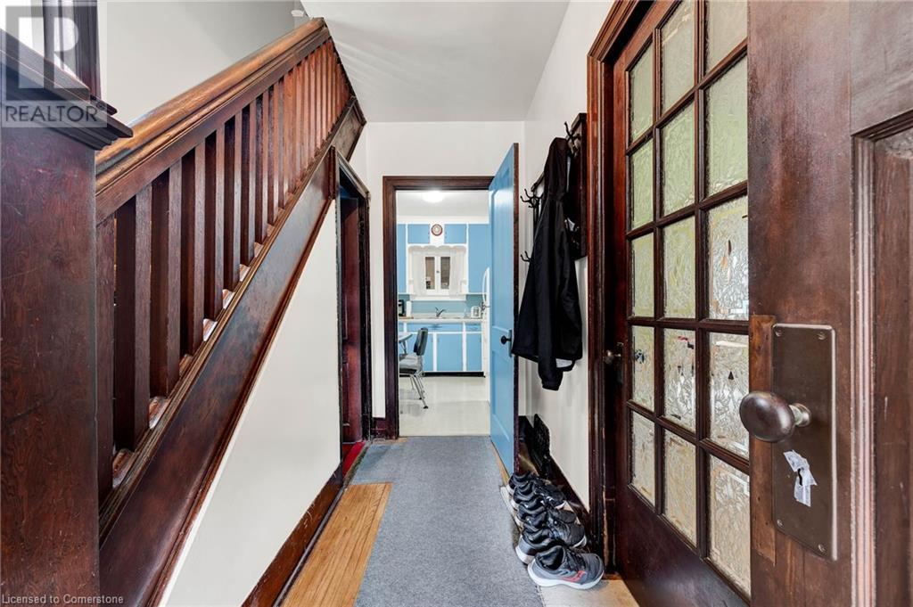 Property at 7 STAHL Avenue image 2