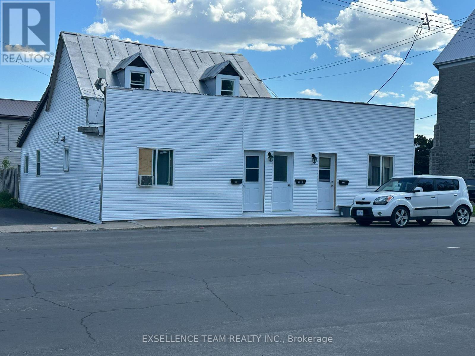 28 Lochiel Street, North Glengarry, Ontario  K0C 1A0 - Photo 1 - X12178032