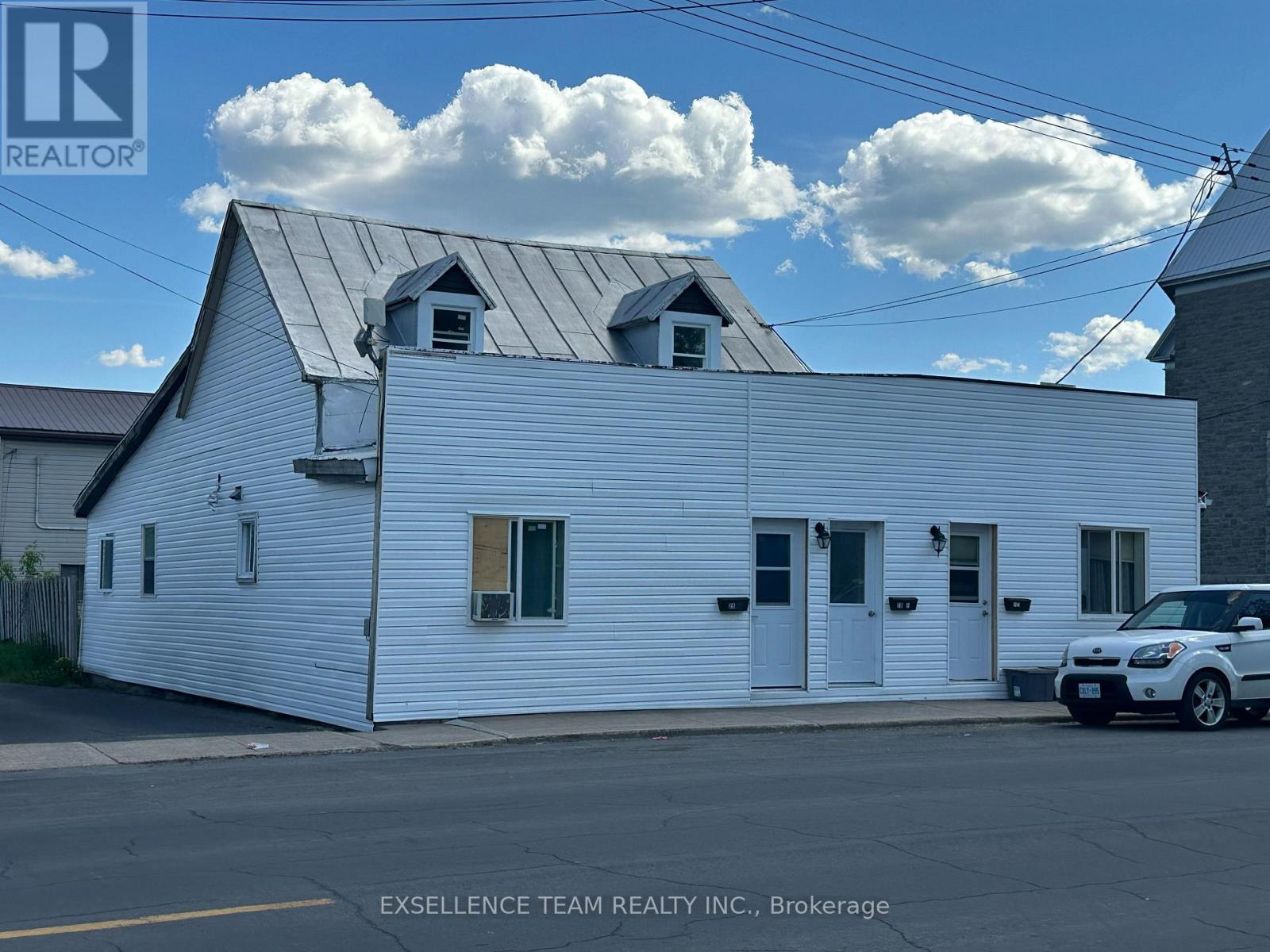 28 Lochiel Street, North Glengarry, Ontario  K0C 1A0 - Photo 2 - X12178032
