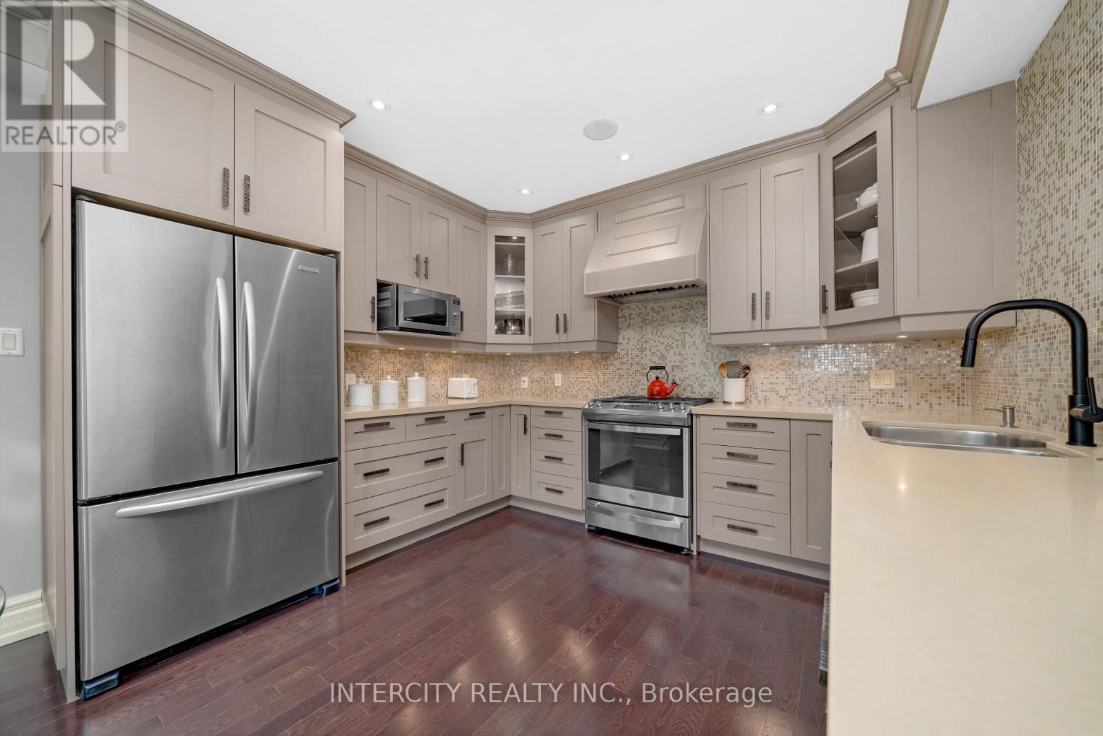 112 Mason Boulevard, Toronto, Ontario  M5M 3E3 - Photo 13 - C12178120